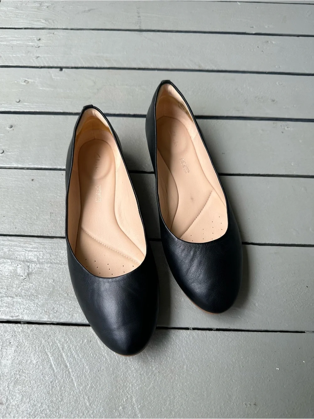 Clarks Women's Black Leather ballet flats~8.5